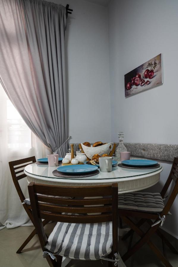 Polytimon, An Athenian Neoclassical Apartment Exterior foto