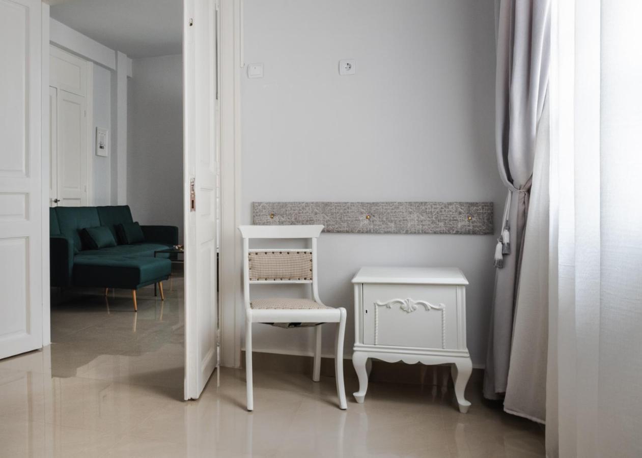 Polytimon, An Athenian Neoclassical Apartment Exterior foto